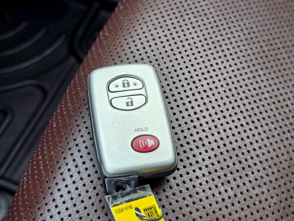 Used 2014 Toyota 4Runner Limited AWD/4WD image 36