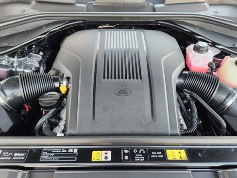 New 2025 Land Rover Range Rover Long Wheelbase SE image 33