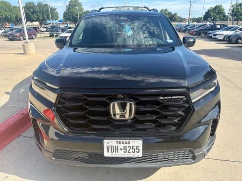 Used 2025 Honda Pilot Black Edition image 2