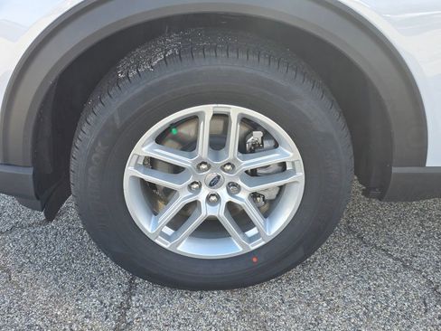 New 2026 Ford Explorer Active image 15