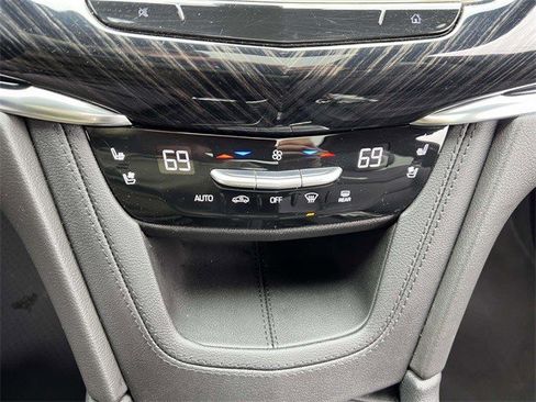 Certified 2025 Cadillac XT6 Premium Luxury image 27