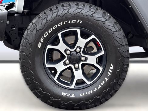 Used 2022 Jeep Wrangler Unlimited Rubicon w/ Steel Bumper Group AWD/4WD image 12