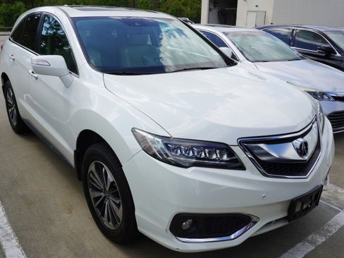 Used 2017 Acura RDX FWD w/ Advance Package image 2
