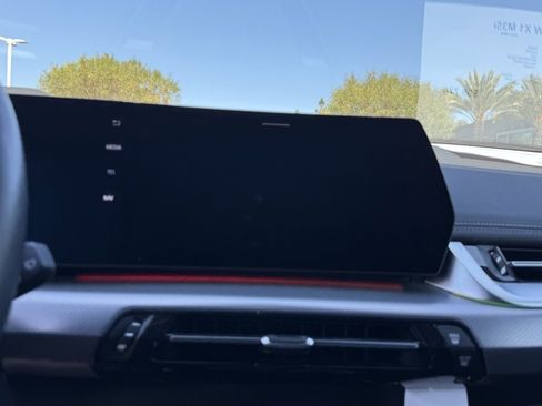 Used 2025 BMW X1 M35i w/ Premium Package image 27