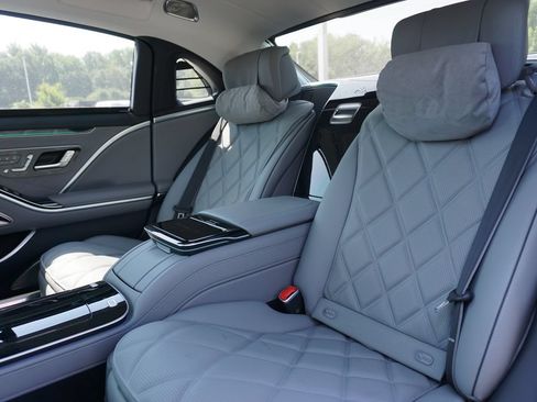Certified 2023 Mercedes-Benz Maybach S 680 4MATIC image 44