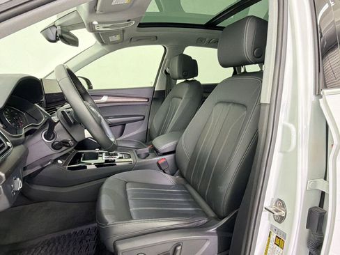 Used 2023 Audi Q5 2.0T Premium w/ Convenience Package image 5