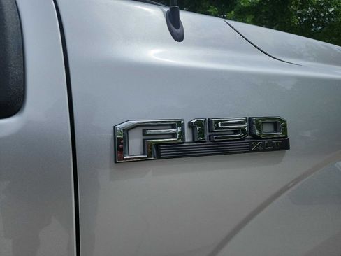 Used 2015 Ford F150 XLT RWD image 12