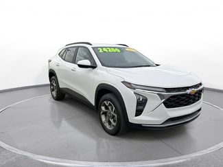 Used 2025 Chevrolet Trax LT FWD video 2