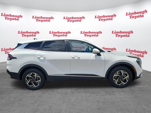 Used 2024 Kia Sportage LX AWD/4WD image 2