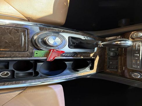 Used 2016 INFINITI QX80 4WD w/ Signature Edition Package image 29