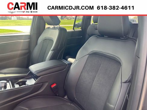 New 2026 Jeep Grand Cherokee Altitude AWD/4WD image 7