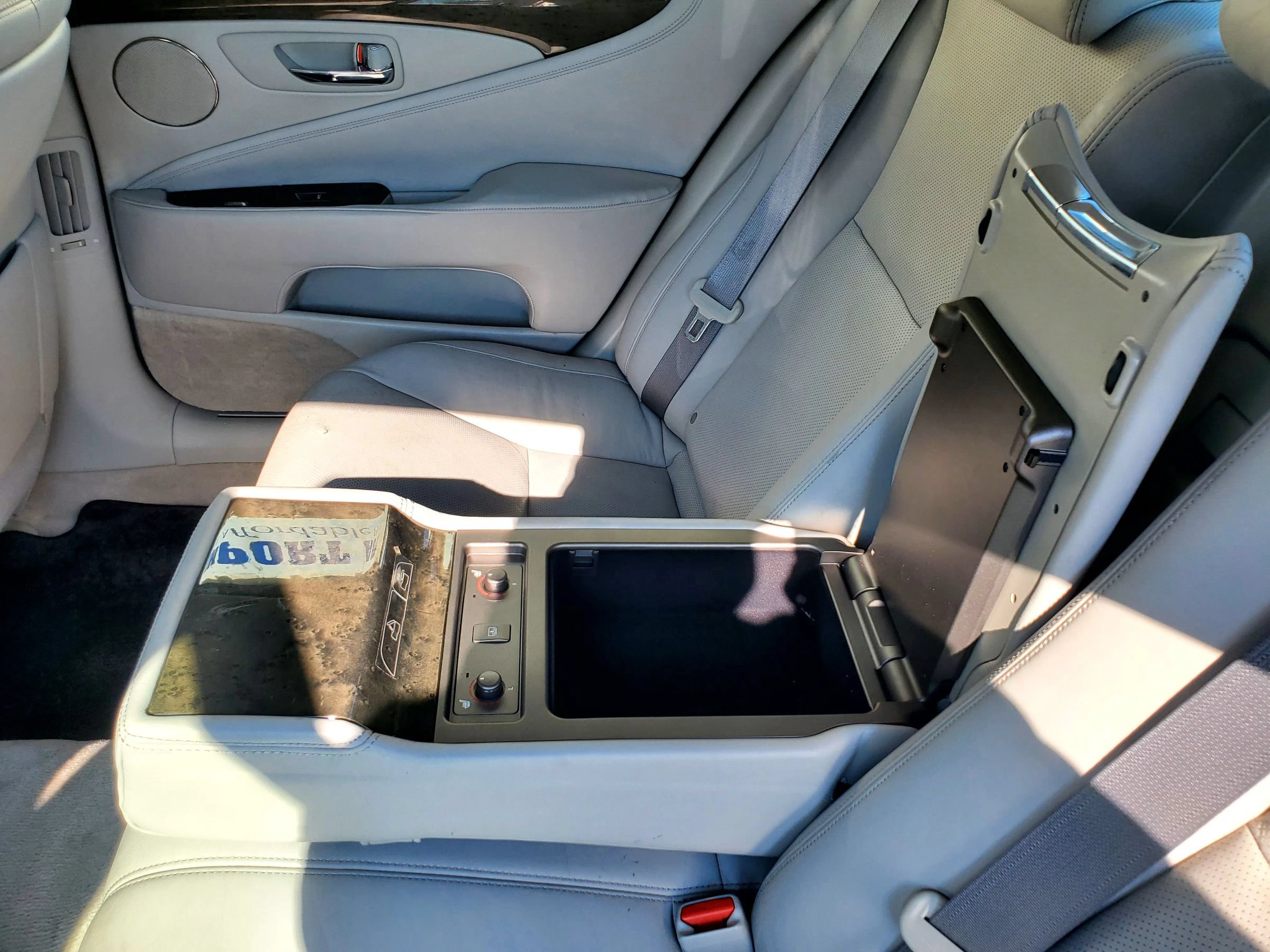 Used 2012 Lexus LS 460 w/ Comfort Pkg RWD image 27