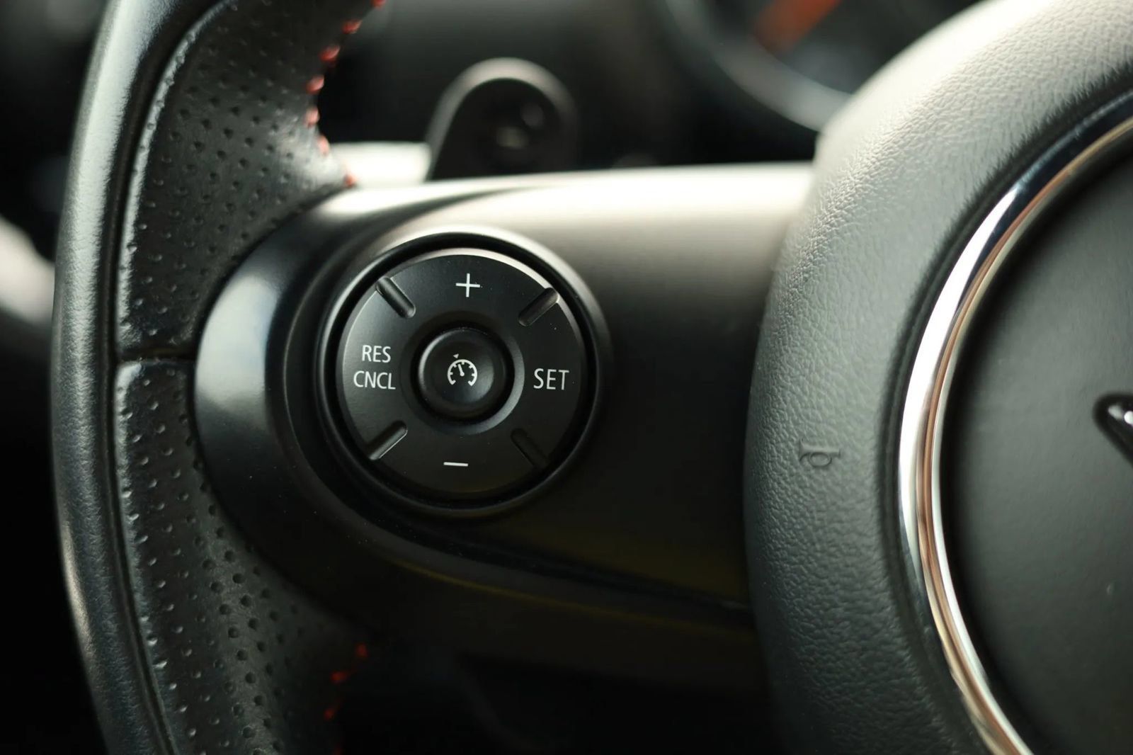 Used 2020 MINI Cooper Clubman S w/ Premium Package AWD/4WD image 16