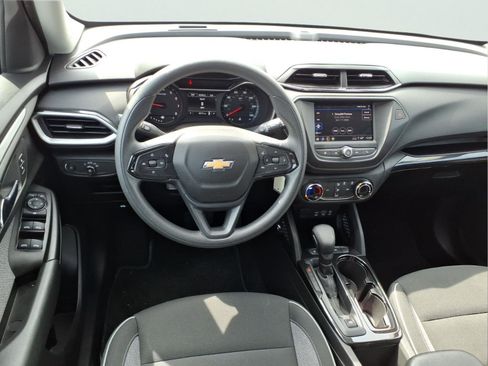 Used 2023 Chevrolet TrailBlazer LS image 7