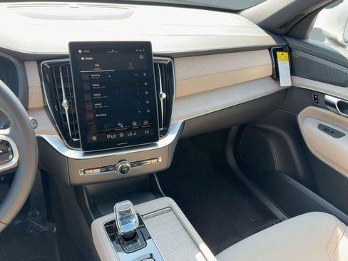 New 2026 Volvo XC90 B6 Plus w/ Protection Package Premier image 26