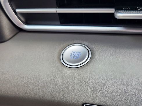 Certified 2025 Hyundai Elantra Sport image 20