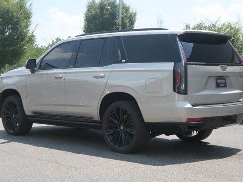 Used 2021 Cadillac Escalade Sport w/ Driver Assist Tech Package AWD/4WD image 7