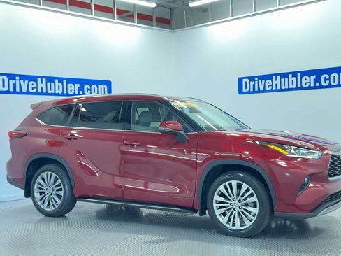 Used 2025 Toyota Highlander Platinum AWD/4WD image 9
