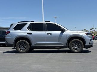 Used 2025 Honda Pilot TrailSport video 2
