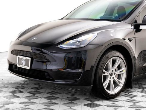 Used 2023 Tesla Model Y Long Range image 36