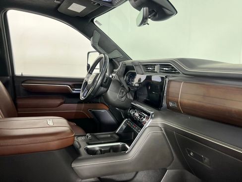 Used 2024 GMC Sierra 3500 Denali Ultimate image 30