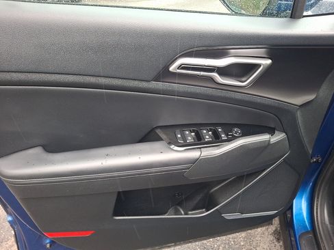Used 2023 Kia Sportage EX FWD image 24