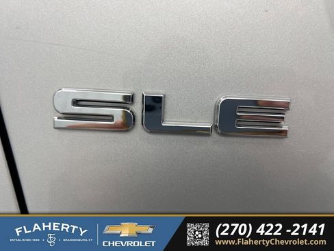 Used 2018 GMC Acadia SLE image 18