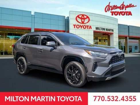 Used 2022 Toyota RAV4 SE AWD/4WD image 1