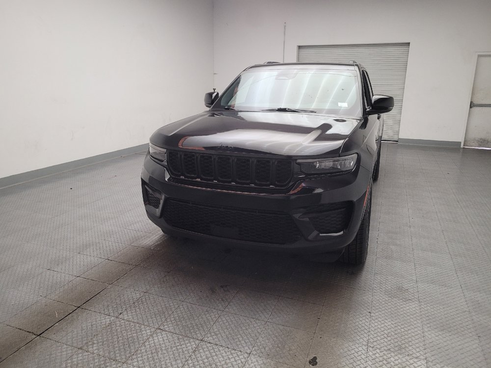 Used 2023 Jeep Grand Cherokee Altitude AWD/4WD image 15