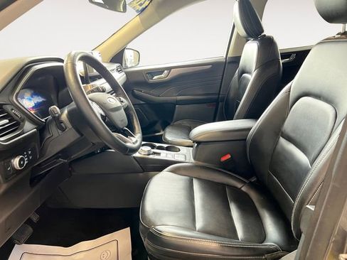 Used 2021 Ford Escape Titanium image 7