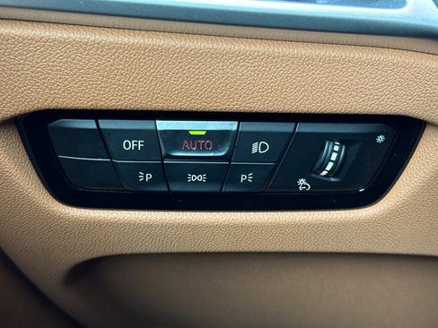 Used 2025 BMW 430i Coupe w/ Convenience Package image 34