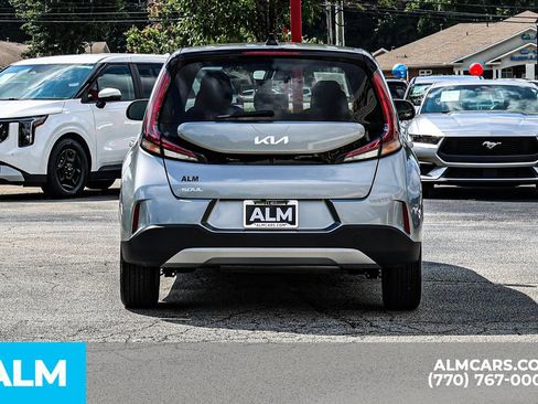 Used 2025 Kia Soul LX w/ LX Technology Package FWD image 12
