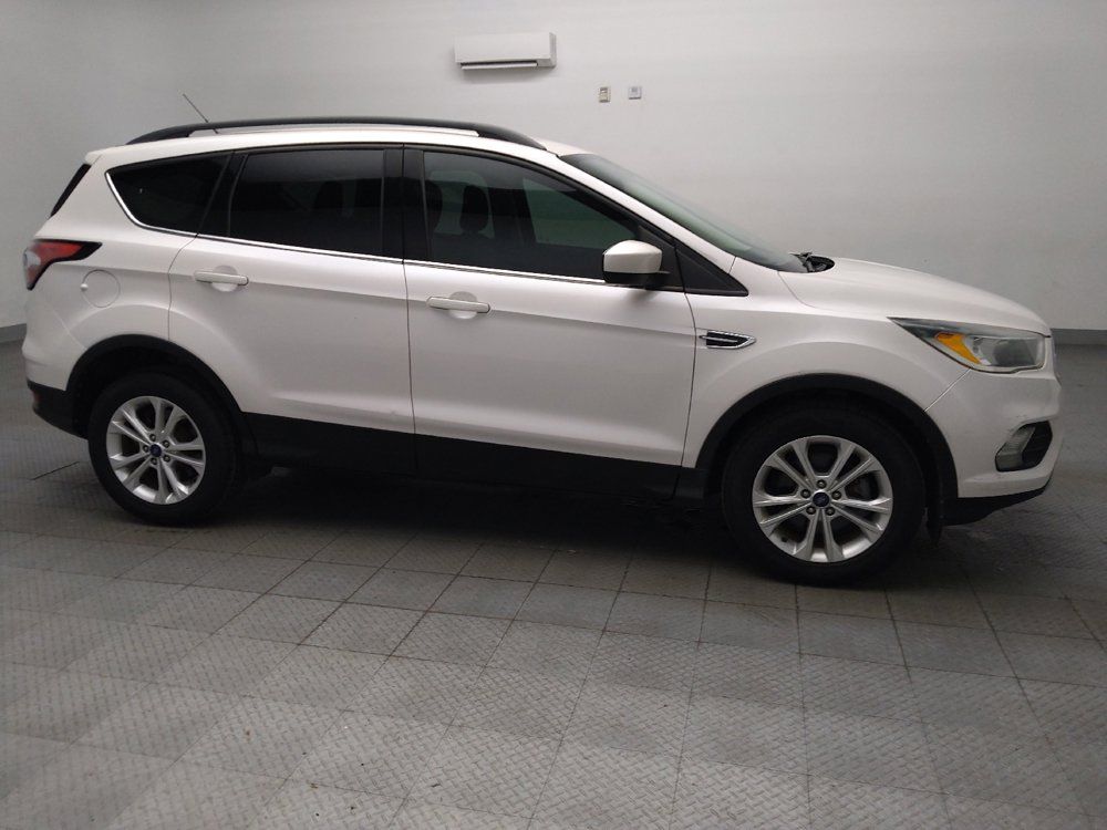 Used 2018 Ford Escape SE FWD image 11