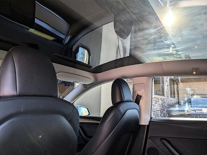 Used 2023 Tesla Model Y Long Range AWD/4WD image 26