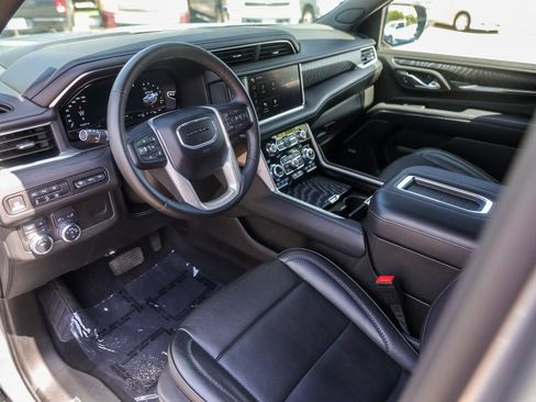Used 2024 GMC Yukon Denali AWD/4WD image 13