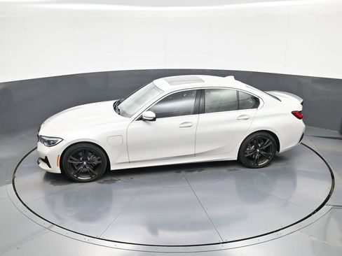 Used 2021 BMW 330e w/ Convenience Package RWD image 27