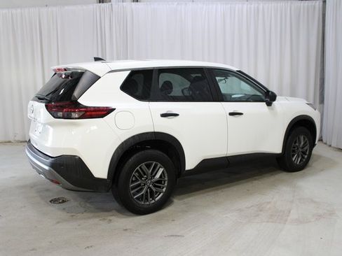 Used 2023 Nissan Rogue S image 6