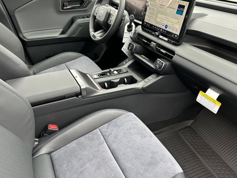 New 2026 Toyota RAV4 XSE AWD/4WD image 18