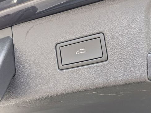 Used 2023 Volkswagen Atlas SE image 7