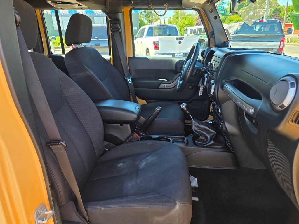 Used 2013 Jeep Wrangler Unlimited Sport w/ Connectivity Group AWD/4WD image 20