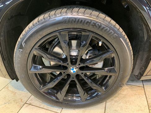 Used 2023 BMW X4 xDrive30i w/ M Sport Package AWD/4WD image 14