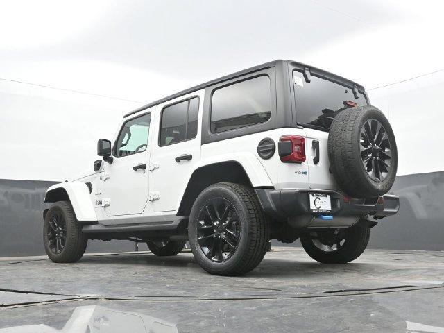 Used 2023 Jeep Wrangler Unlimited Sahara w/ Cold Weather Group AWD/4WD image 54