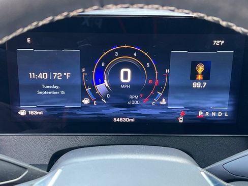 Used 2025 Chevrolet Traverse LT FWD image 36