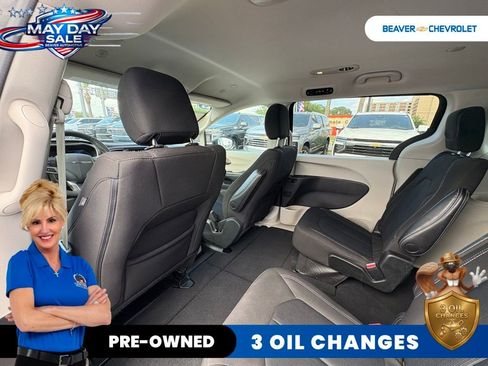 Used 2023 Chrysler Voyager LX FWD image 15