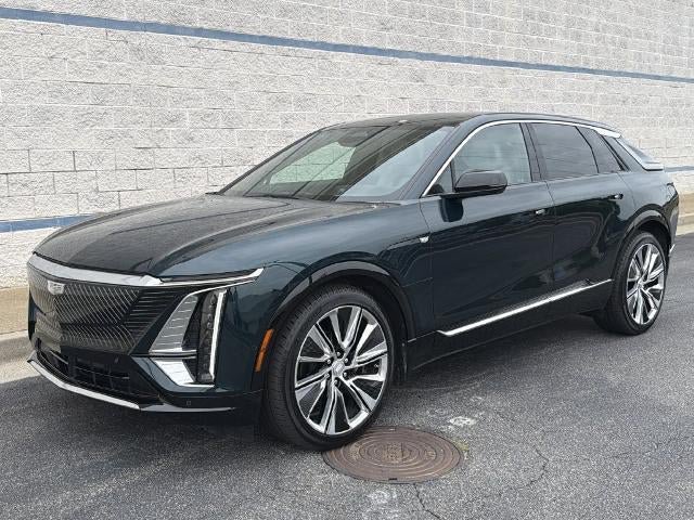 Certified 2024 Cadillac Lyriq Luxury AWD/4WD image 3