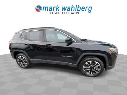Used 2024 Jeep Compass Limited w/ Sun and Sound Group AWD/4WD image 9