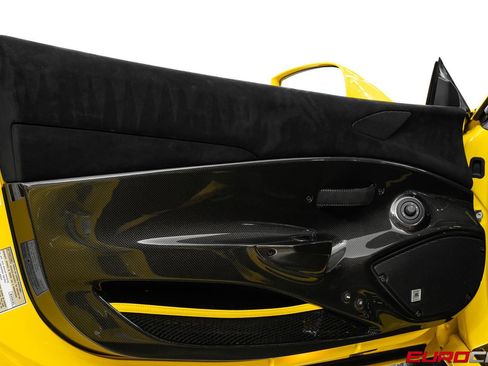 Used 2020 Ferrari 488 Pista Coupe RWD image 33