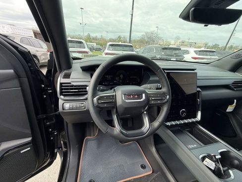 New 2026 GMC Acadia AT4 w/ Luxury Package AWD/4WD image 12