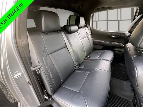 Used 2021 Toyota Tacoma TRD Off-Road w/ TRD Premium Off Road Package AWD/4WD image 24