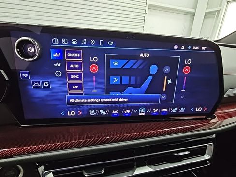 Certified 2024 Chevrolet Traverse RS w/ LPO, Floor Liner Package image 15